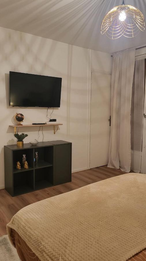 Chateau 5 Min Avec Balcon Et Un Stationnement Gratuit Apartment
